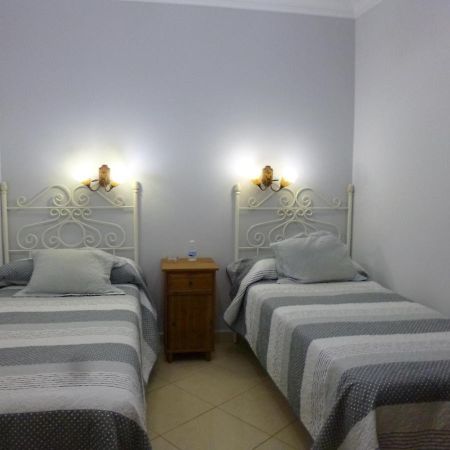 Hostal Virgen Del Rocio Los Palacios Y Villafranca Eksteriør bilde