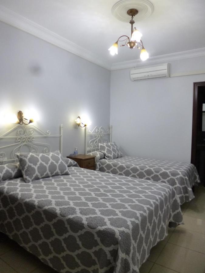 Hostal Virgen Del Rocio Los Palacios Y Villafranca Eksteriør bilde