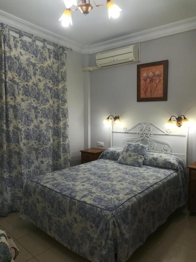 Hostal Virgen Del Rocio Los Palacios Y Villafranca Eksteriør bilde