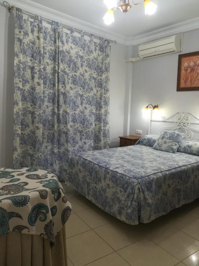 Hostal Virgen Del Rocio Los Palacios Y Villafranca Eksteriør bilde