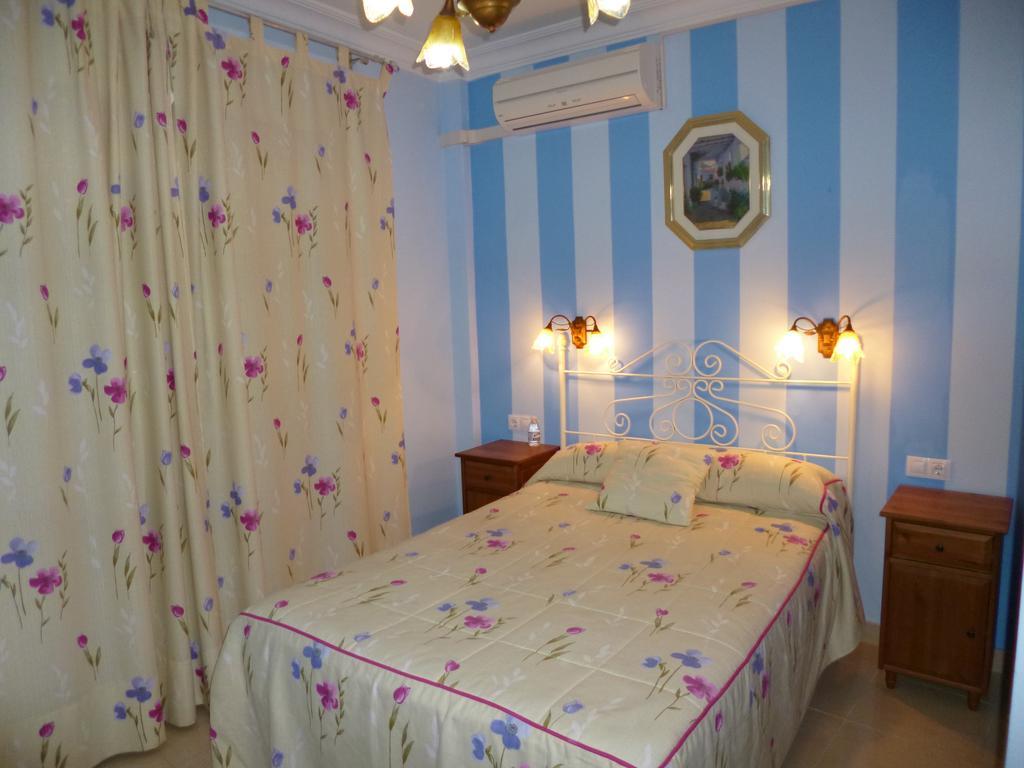Hostal Virgen Del Rocio Los Palacios Y Villafranca Rom bilde